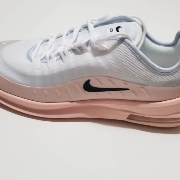 Women's Nike Air Max Axis - Picture 2 of 8